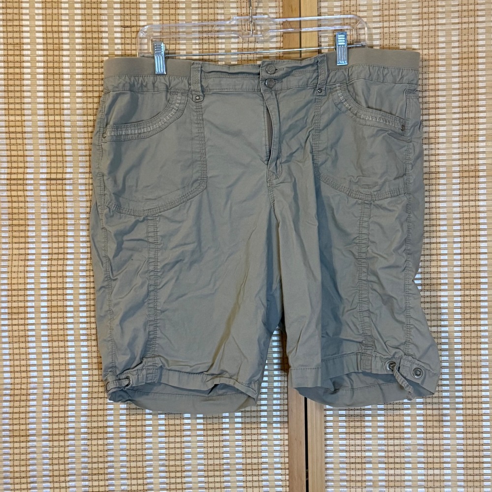 Gloria Vanderbilt Amanda Khaki Tan Cargo Shorts Womens 18 Stretch Utility Pocket